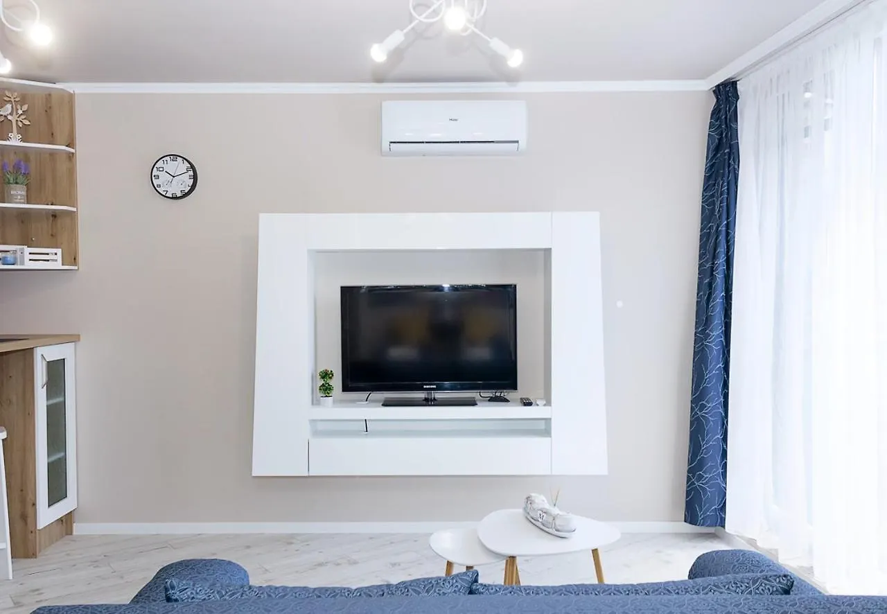 Sunny Blue One-Bedroom Flat With Balcony By Flat Mаnager Varna 0*,